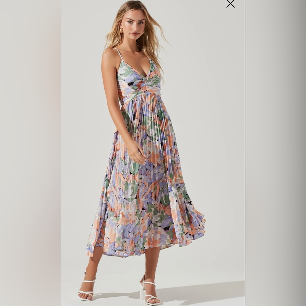 Astr Blythe Floral Plisse Midi Dress